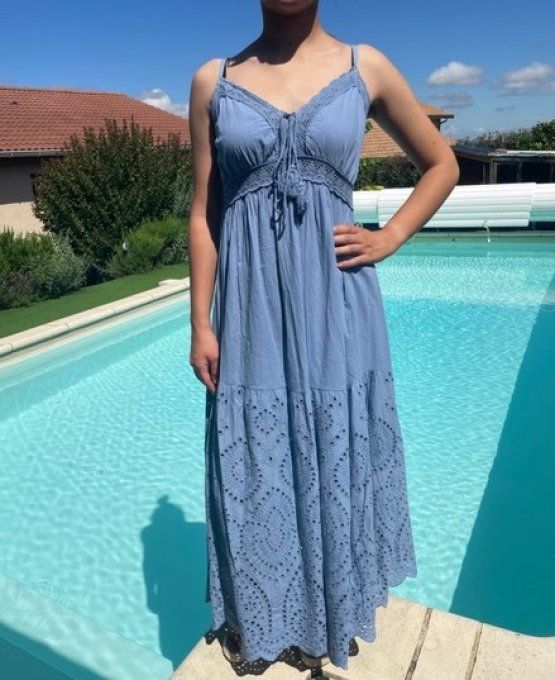 Robe longue broderie anglaise
