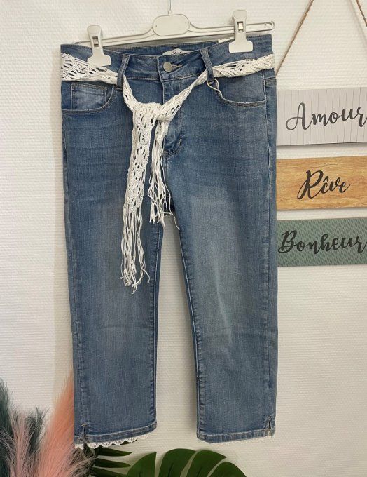 Pantacourt jean bleu ceinture crochet